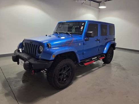 Used 2016 Jeep Wrangler Unlimited Sahara AWD/4WD image 3