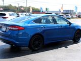 Used 2017 Ford Fusion SE w/ Fusion SE Technology Package image 4