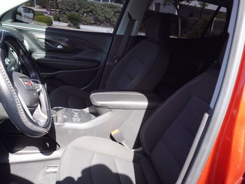 Certified 2022 GMC Terrain SLE w/ Driver Convenience Package FWD image 10