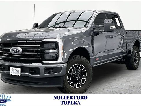 Used 2025 Ford F250 Platinum AWD/4WD image 1