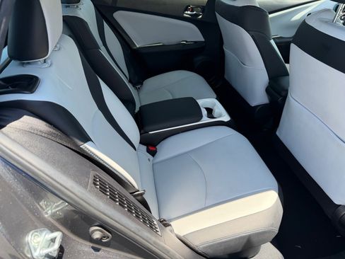Used 2018 Toyota Prius Prime Advanced w/ Carpet Mat Package FWD image 21