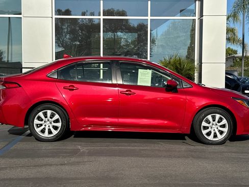 Certified 2021 Toyota Corolla LE image 4