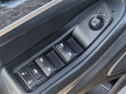 Certified 2022 Jeep Grand Cherokee Limited image 22