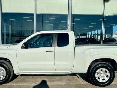 Used 2022 Nissan Frontier S image 2