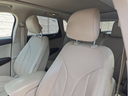 Used 2019 Lincoln MKC Reserve w/ MKC Climate Package FWD image 8