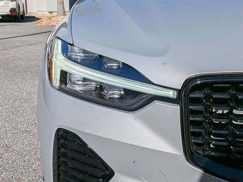 Certified 2025 Volvo XC60 B5 Plus image 10