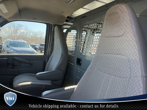 Used 2016 GMC Savana 2500 Work Van w/ Chrome Appearance Package image 18