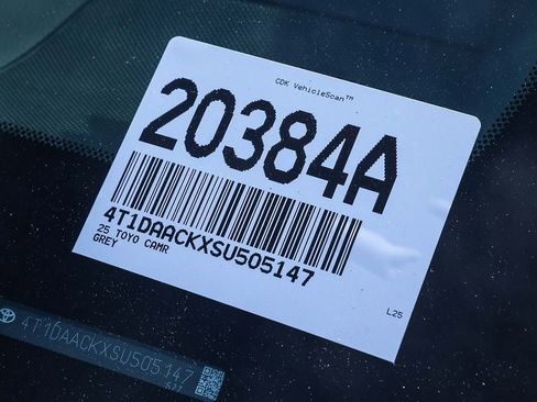 Used 2025 Toyota Camry SE image 38