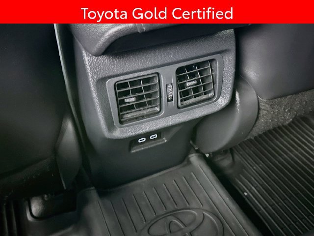 Used 2024 Toyota Venza XLE AWD/4WD image 27
