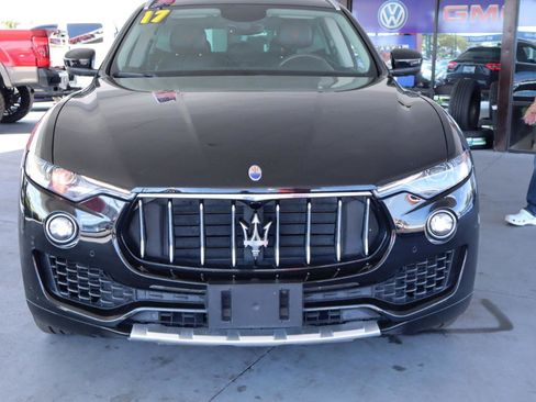 Used 2017 Maserati Levante w/ Luxury Package image 13