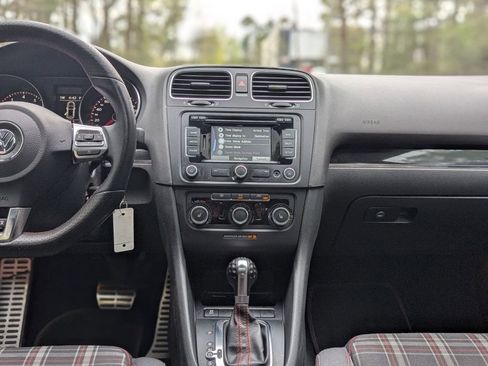 Used 2013 Volkswagen GTI 4-Door image 16