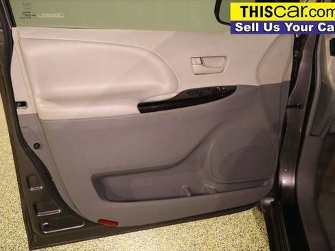 Used 2011 Toyota Sienna LE image 24