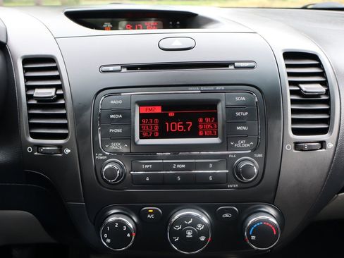 Used 2016 Kia Forte LX FWD image 34