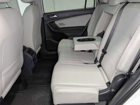 Used 2020 Volkswagen Tiguan SEL image 25