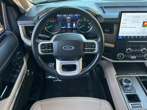 Used 2024 Ford Expedition Limited RWD image 13