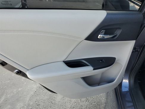 Used 2015 Honda Accord EX-L image 16