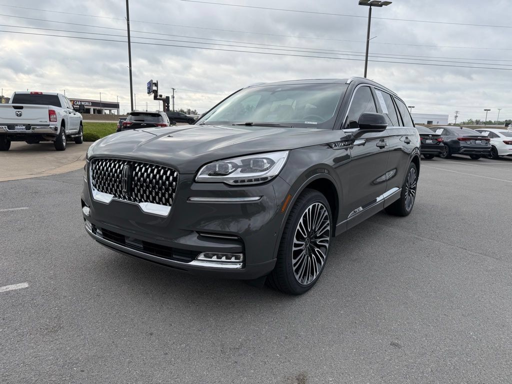 Used 2023 Lincoln Aviator Black Label w/ Dynamic Handling Package AWD/4WD image 3