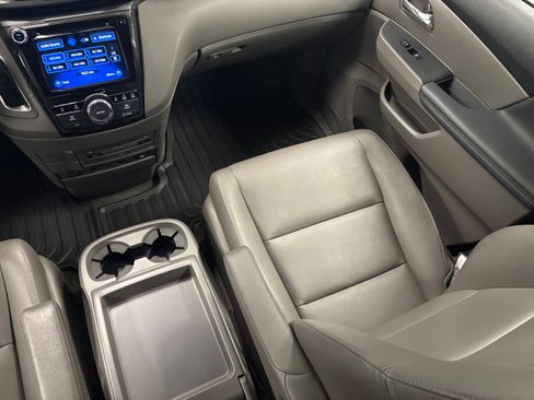 Used 2015 Honda Odyssey Touring image 16