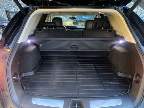 Used 2018 Cadillac XT5 Luxury w/ Driver Awareness Package image 31