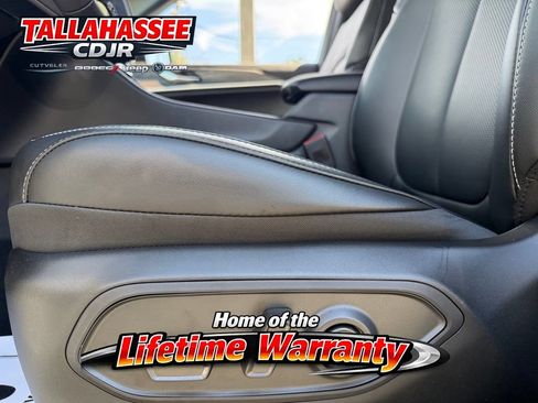 New 2026 Jeep Grand Cherokee Limited w/ Luxury Tech Group II RWD image 16