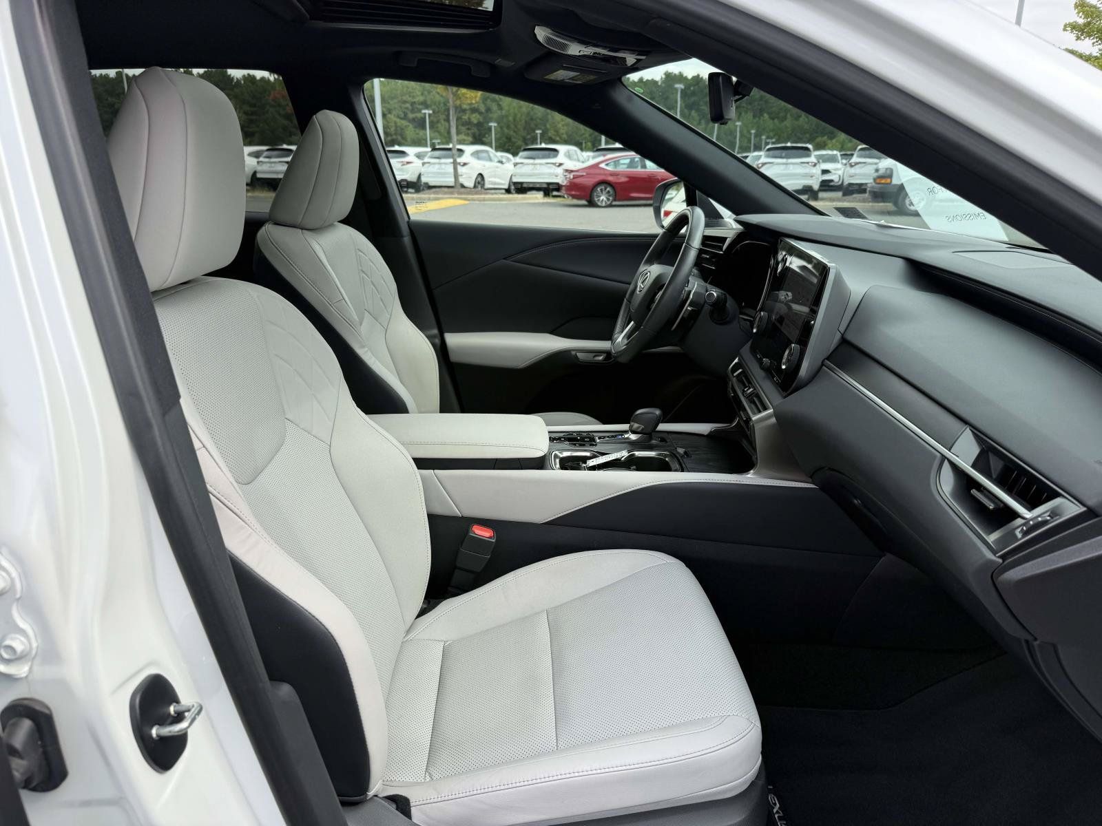 Used 2024 Lexus RX 350 Premium w/ Accessory Package (Z1) AWD/4WD image 13
