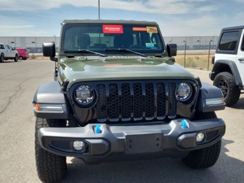 Used 2023 Jeep Wrangler Unlimited w/ Convenience Group AWD/4WD image 3