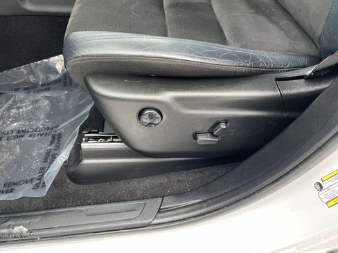 Used 2022 Jeep Grand Cherokee Laredo X image 14