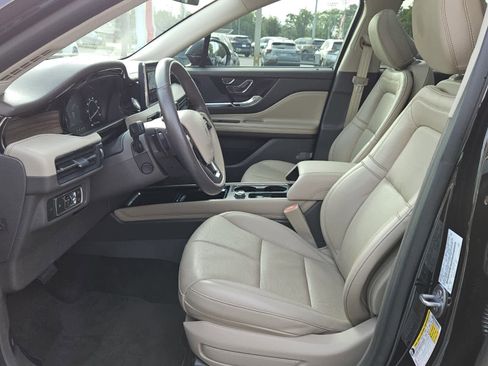 Used 2020 Lincoln Corsair Reserve w/ Appearance Package FWD image 3