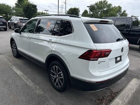 Used 2020 Volkswagen Tiguan SEL FWD image 2