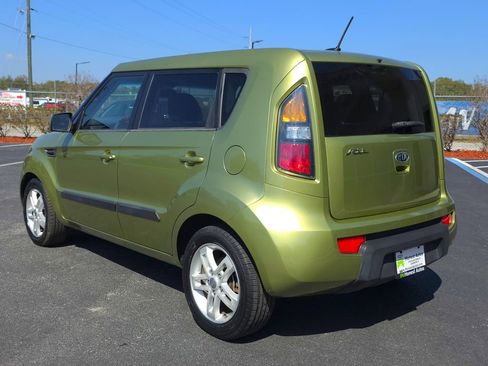 Used 2011 Kia Soul + w/ Audio Pkg image 7
