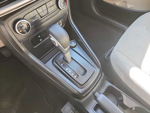 Used 2021 Ford EcoSport S image 23