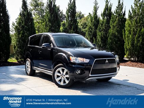 Used 2010 Mitsubishi Outlander GT AWD/4WD image 1