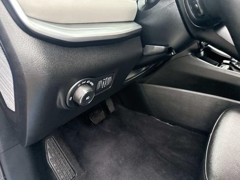 Used 2025 Jeep Compass Limited AWD/4WD image 24