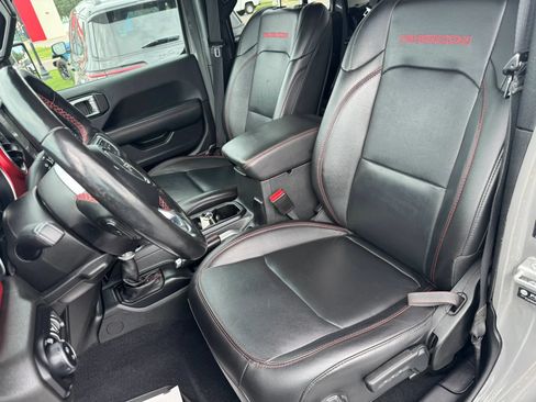 Used 2021 Jeep Gladiator Rubicon AWD/4WD image 4