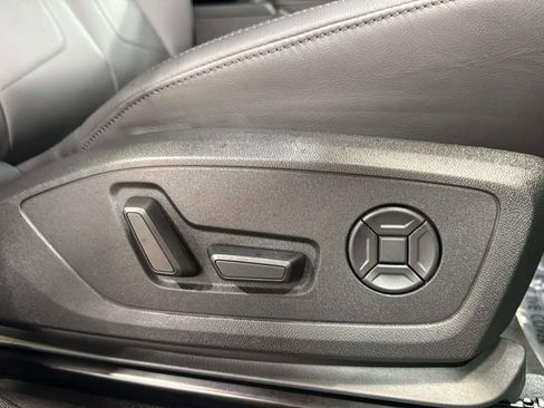 Used 2025 Audi Q3 2.0T Premium AWD/4WD image 12