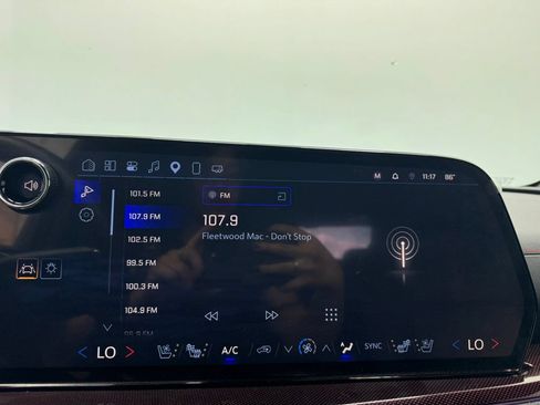 Used 2025 Chevrolet Traverse RS w/ LPO, Floor Liner Package FWD image 29