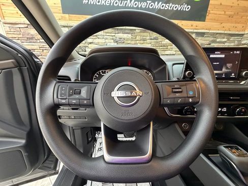 Used 2023 Nissan Rogue SV image 16