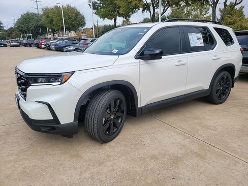 New 2025 Honda Pilot Black Edition image 5