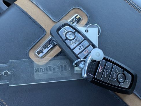 Certified 2024 Ford F250 Platinum image 38