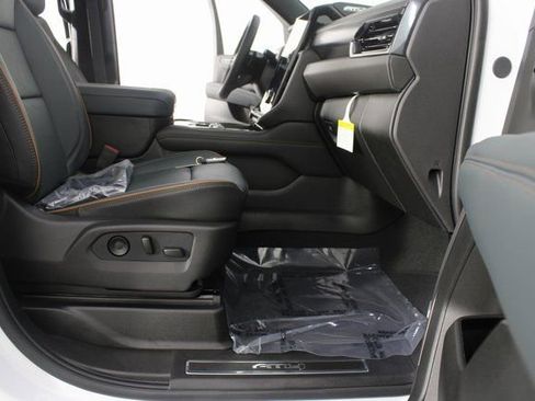 New 2026 GMC Yukon XL AT4 w/ AT4 Premium Plus Package image 29