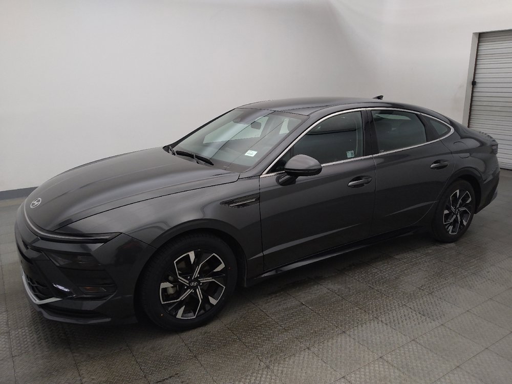 Used 2025 Hyundai Sonata SEL FWD image 2