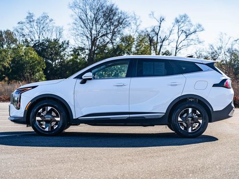 Used 2026 Kia Sportage LX w/ LX Convenience Package image 4