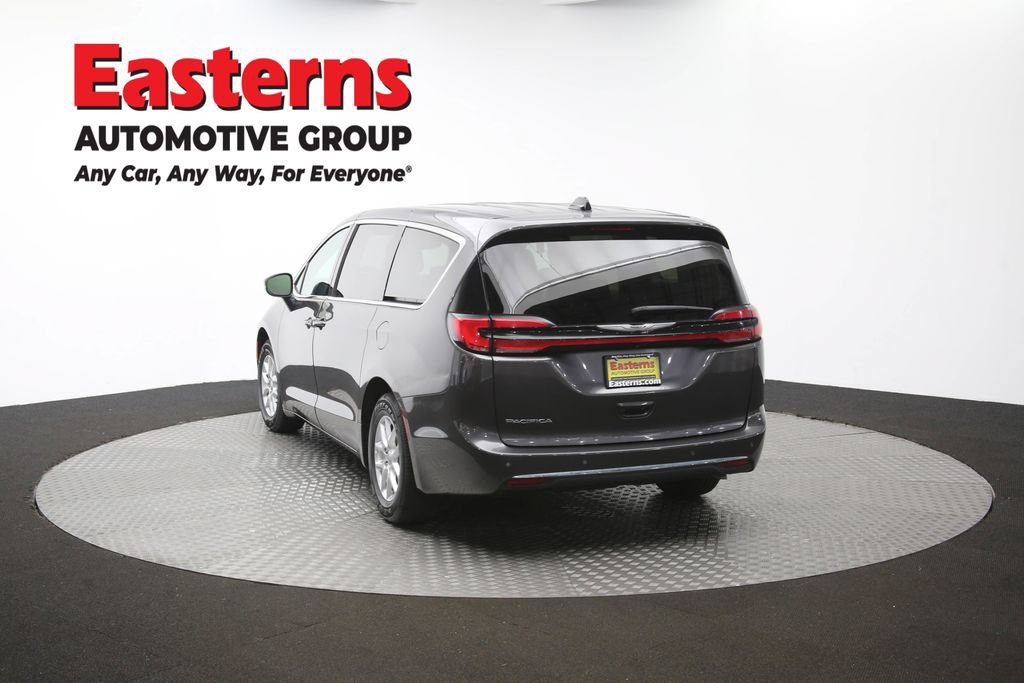 Used 2023 Chrysler Pacifica Touring-L FWD image 67