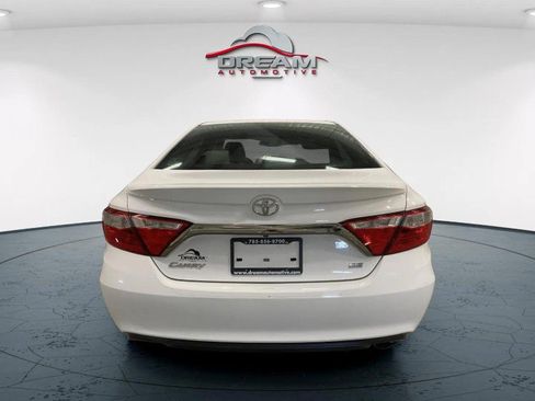 Used 2017 Toyota Camry SE w/ Moonroof Package FWD image 16