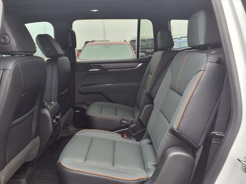 New 2026 GMC Acadia AT4 w/ Luxury Package image 13