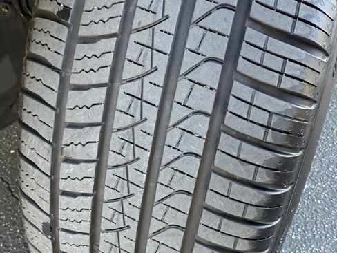 Used 2025 Land Rover Discovery Sport S image 33