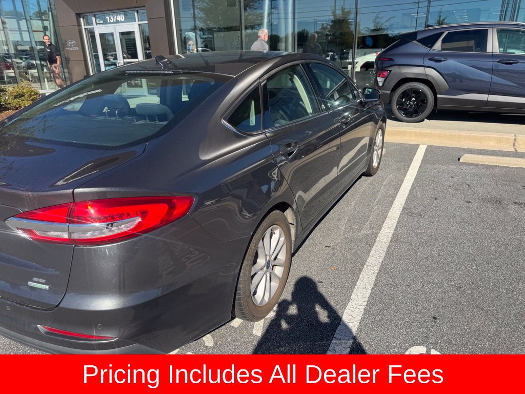 Used 2020 Ford Fusion SE FWD image 4