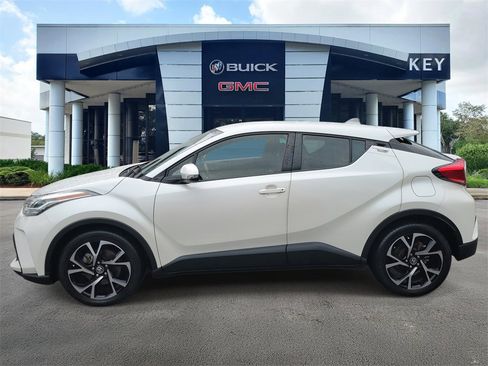Used 2020 Toyota C-HR LE image 4