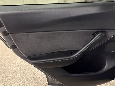 Used 2023 Tesla Model Y Long Range image 12