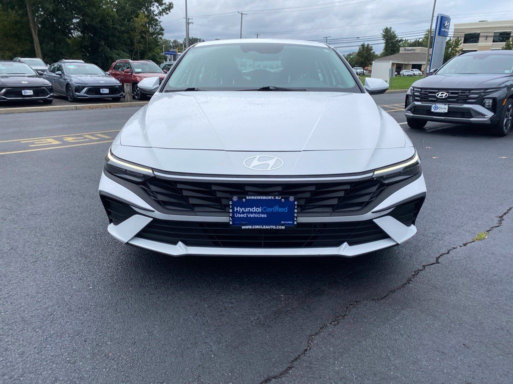 Certified 2026 Hyundai Elantra Hybrid FWD image 3